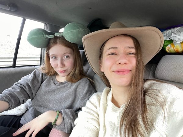 Beth-Rose and Jana being silly on our crazy road trip to the Grand Canyon-Frazzledad