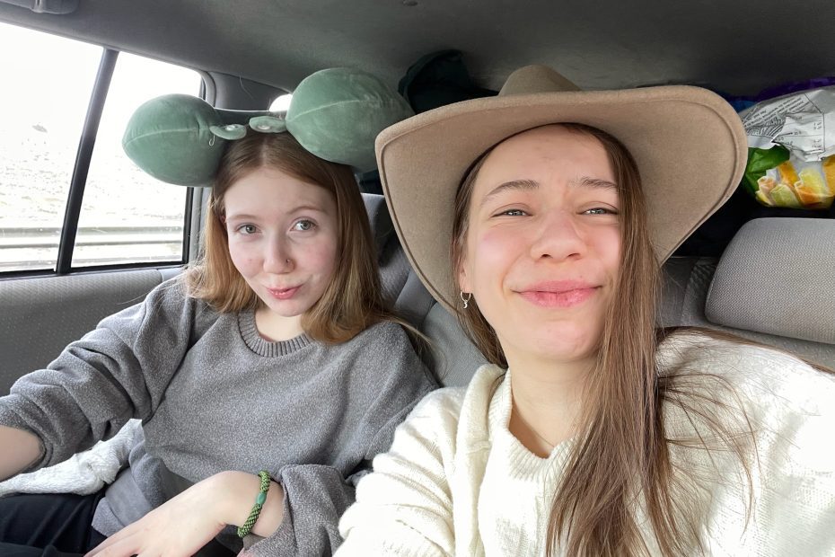 Beth-Rose and Jana being silly on our crazy road trip to the Grand Canyon-Frazzledad