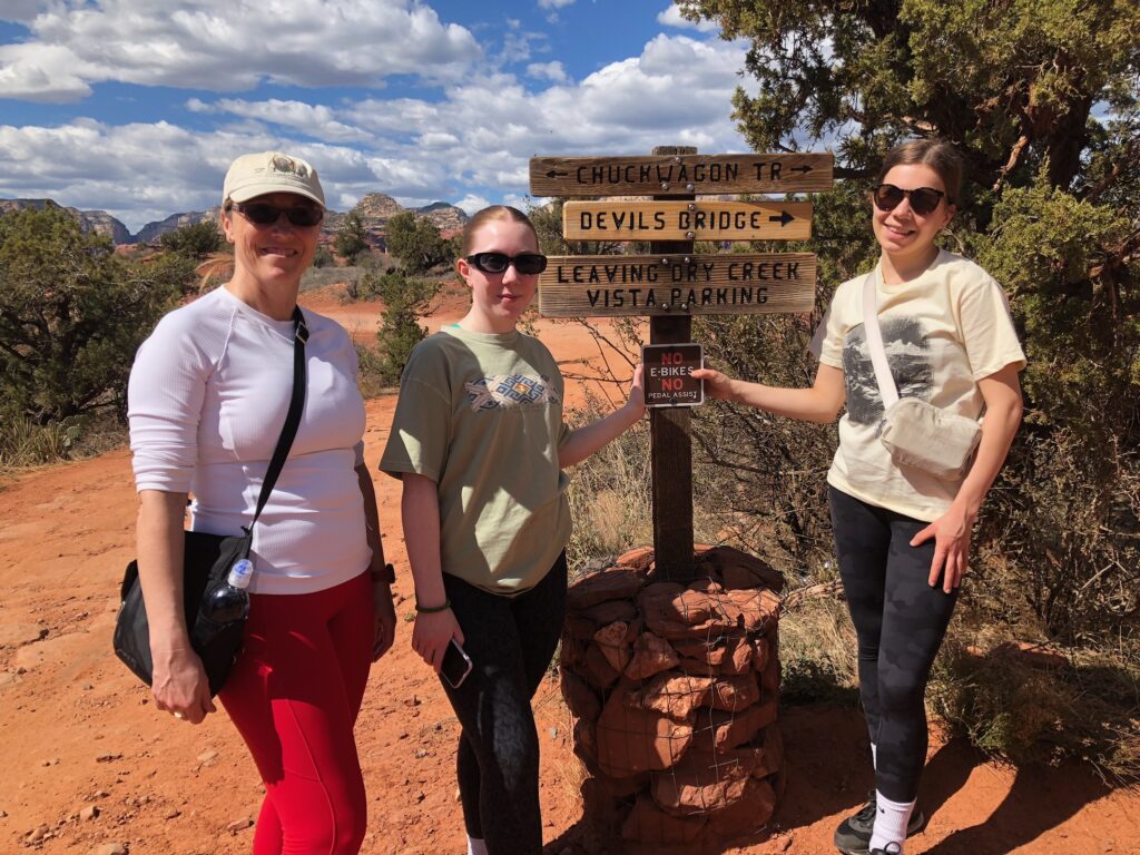 Beautiful hikes in Sedona-Trailhead to Devil's Bridge